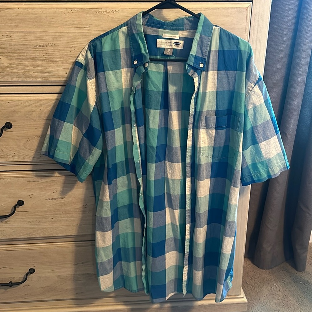 Old navy men’s short sleeve shirt